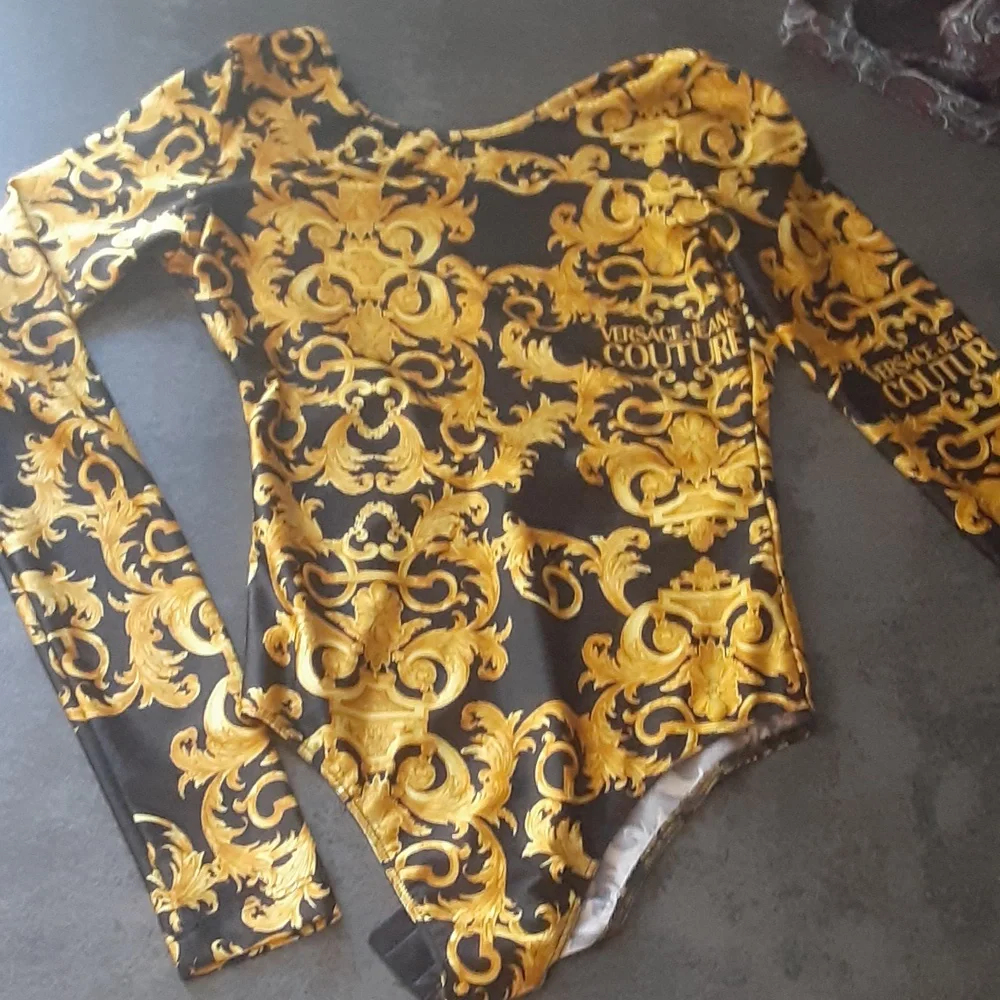 Versace - Picture 10 of 10